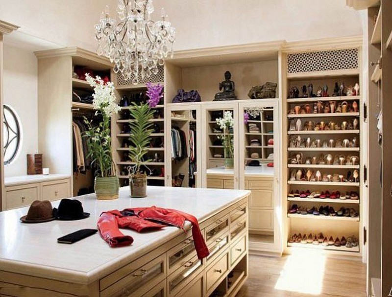 Walk-In Closets