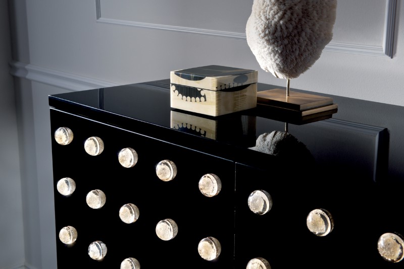 Art Cabinet Ideas For An Iconic And Contemporary Decoration
